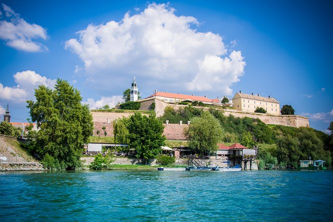 Private Novi Sad, Titanic wine tasting and Farmer's House - Novi Sad Stari Grad walking time and free coffee breaks