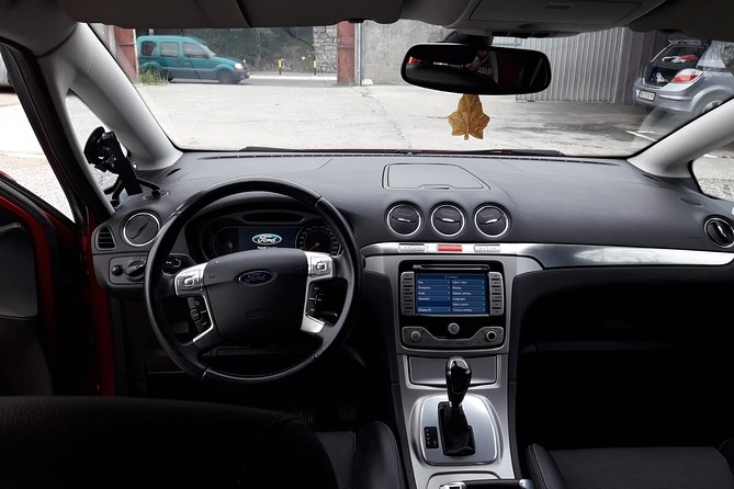 Private tour to Avala - Driver experience and what it feels like in the car