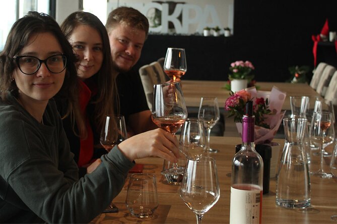 Small Group Wine Tour in Sumadija Wine Region - The guide makes or breaks the day